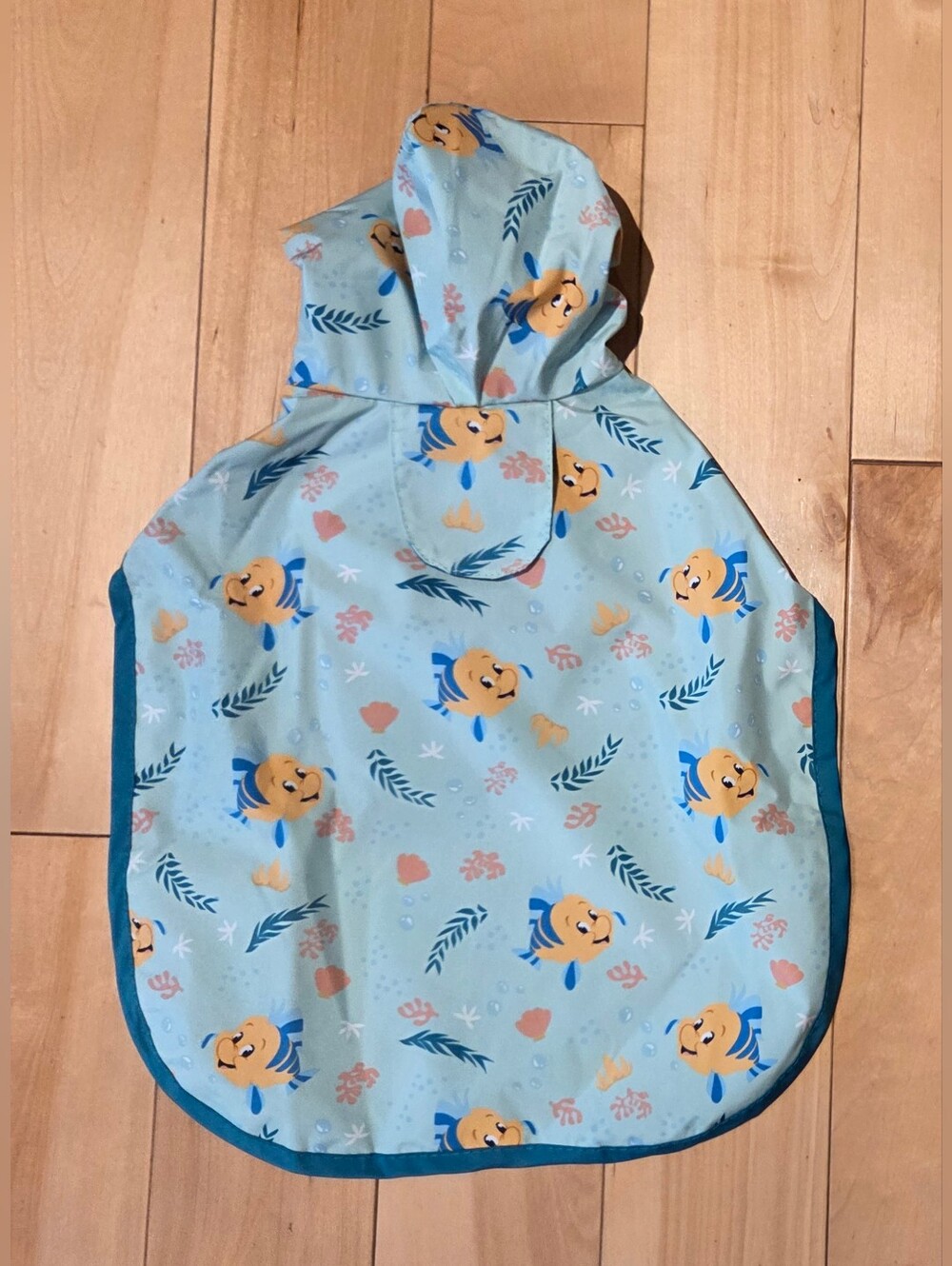 NEW Chewy Flounder Dog Raincoat (SM)